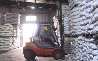 十二师正大饲料 让“菜篮子”更安全，从饲料生产做起